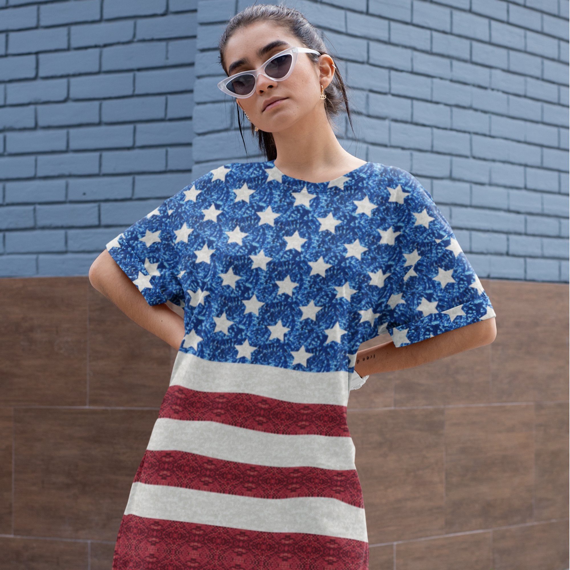 65 MCMLXV Women's American Flag Sequin Print T-Shirt Small / White